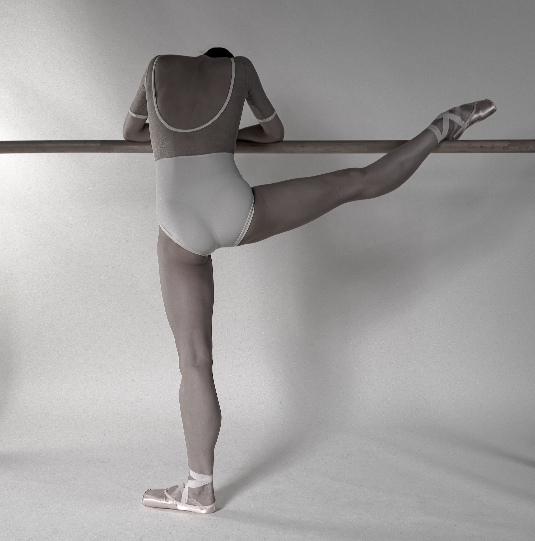Qian Liu at the barre
