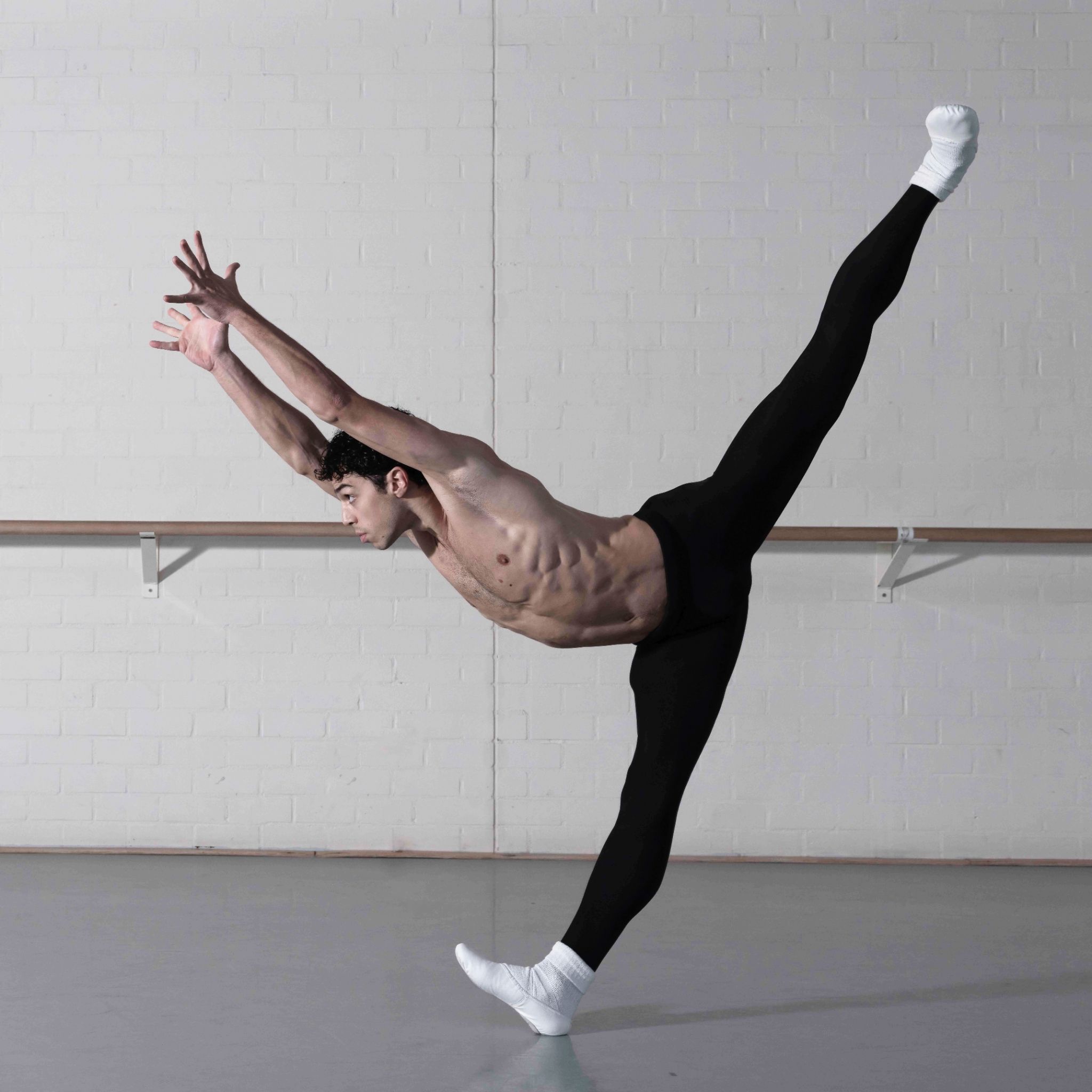 Timothy van Poucke pose from the ballet Sarcasmen Hans van Manen